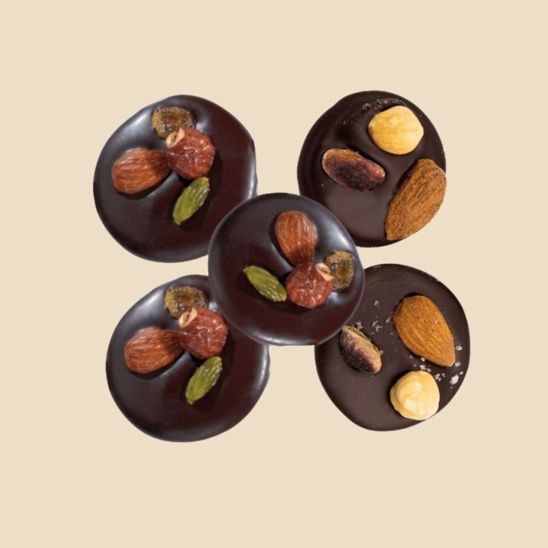 Mendiants au chocolat artisanal – Fruits secs et confits